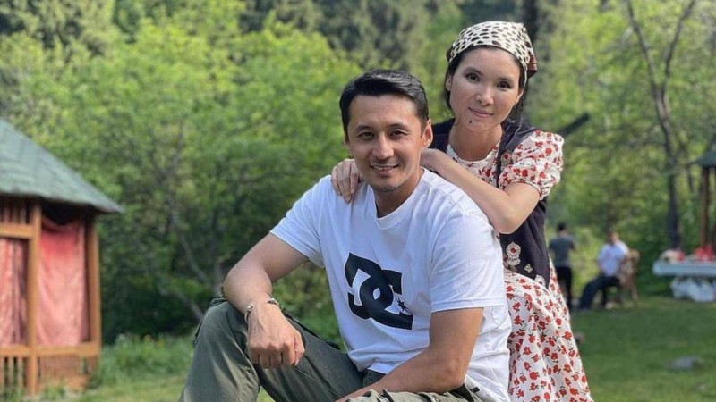 Жұлдызды жұп екпенің салдарынан ұлының емделмейтін дертке шалдыққанын айтты