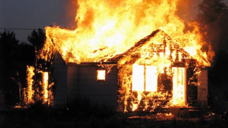 Қарағанды облысында жеке үй өртеніп, екі бала көз жұмды