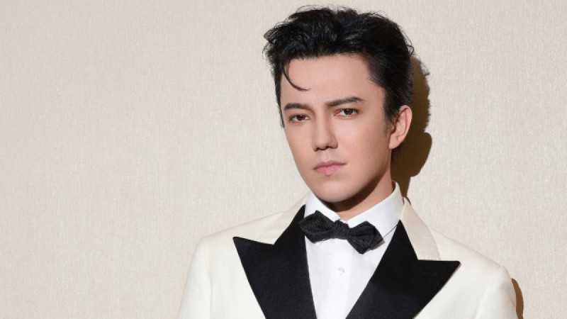 Димаш Құдайберген шахтада қаза тапқандардың отбасына 20 миллион теңге аударды