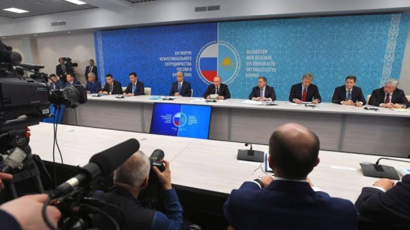 Тоқаев Путинге үшінші елдердің нарығына бірге шығуды ұсынды