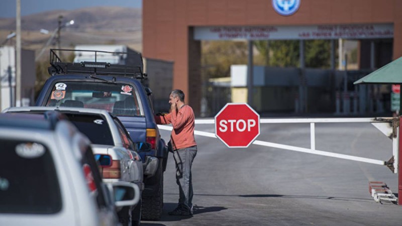 Ресеймен шекарада жаңа өткізу пунктерін ашу қажет – Тоқаев