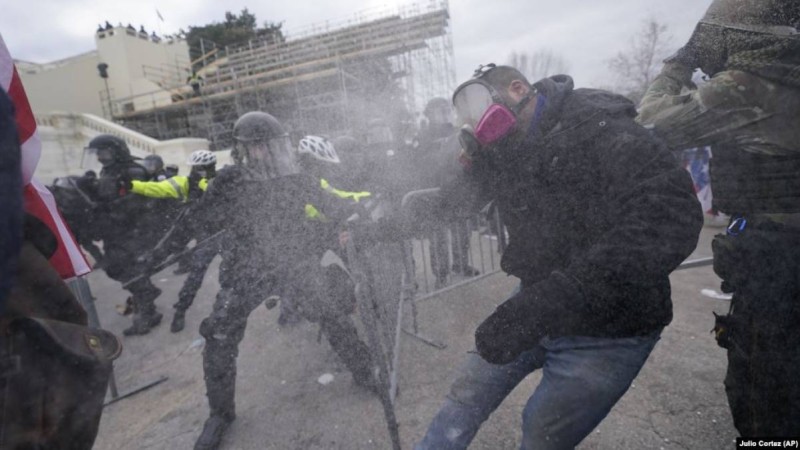 Полиция Вашингтондағы тәртіпсіздіктен бесінші адамның қайтыс болғанын растады