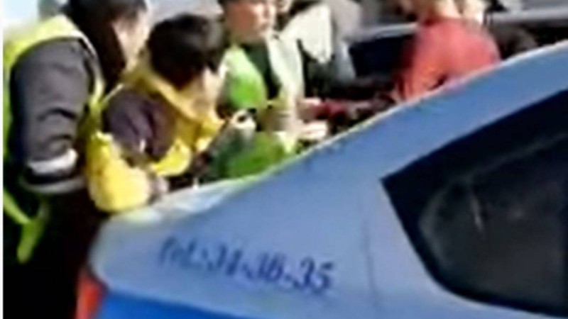 Қордай ауданында полиция қызметкерлеріне шабуыл жасаған күдіктілер қамауға алынды - Қазақстан жаңалықтары