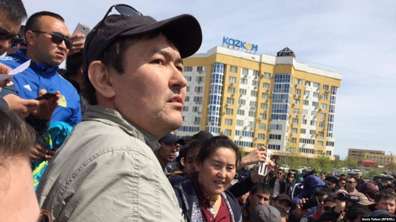 "Демократиялық партия" съезіне шыққан Атырау делегаттарын полиция ұстады