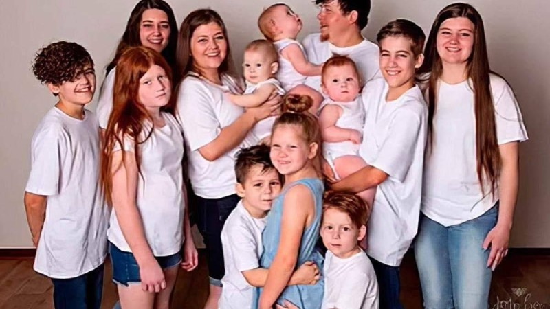 “Болды, тоқтатсаңшы деп жазады”: 32 жастағы әйел 12-ші баласын дүниеге әкелді