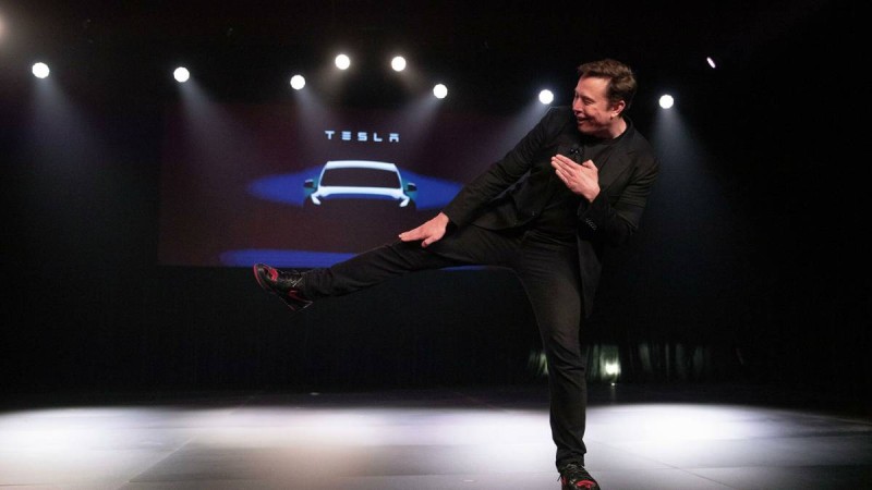 Илон Маск әлемдегі ең бай адам болғаны туралы: "Біртүрлі екен"