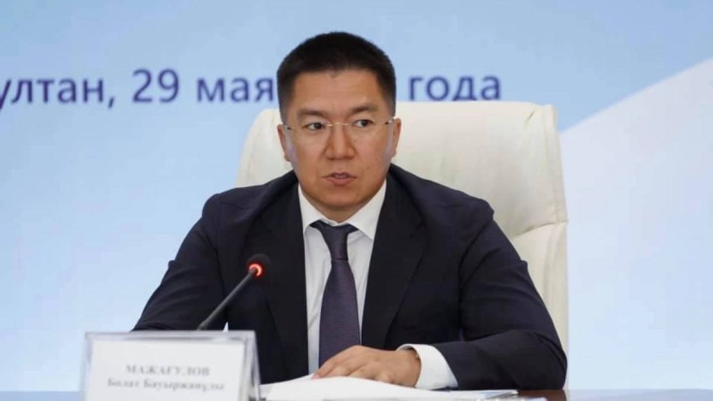 "Бірде-бір сот отырысына қатыспаған": 1 миллиард теңге жымқырды деп айыпталған Болат Мажағұлов журналистерге шүйлікті