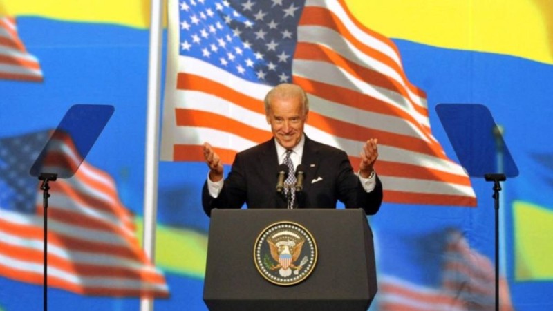 Байден Украинаға 1 миллиард доллар көлемінде көмек береді