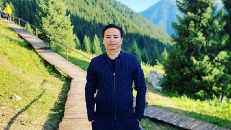 Белгілі журналист Нұрсейіт Жылқышыбайға отандық кәсіпкер қымбат көлік сыйлады (видео)