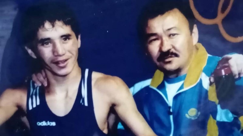 "Керек емеспін". Бекзатты чемпион еткен бапкер қазір қайда жүр?