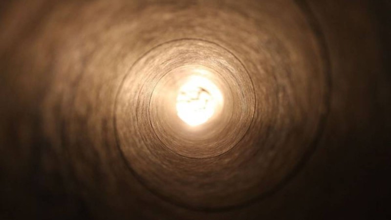 Батыс Қазақстанда ауыл тұрғындары мектеп пен емханаға құбыр арқылы барып жүр