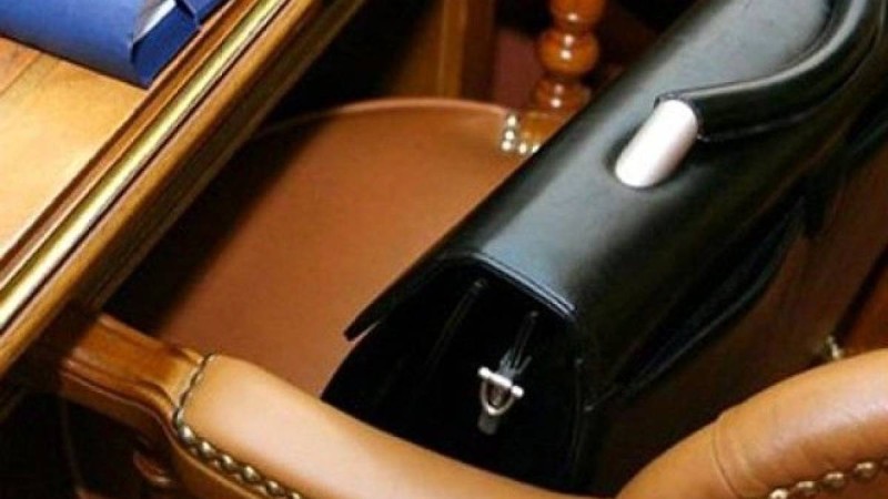 Шенеуніктер саны 25 пайызға қысқарсын - Тоқаев