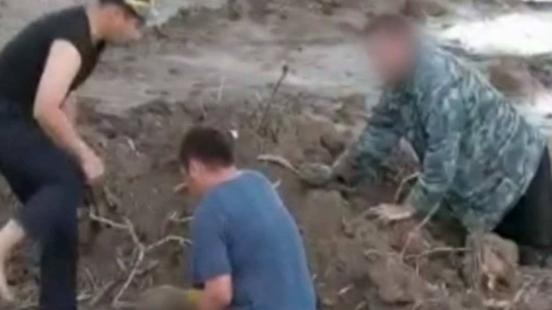 Нұр-Сұлтанда қыз бала әкесінің көз алдында суға батып кетті (видео)