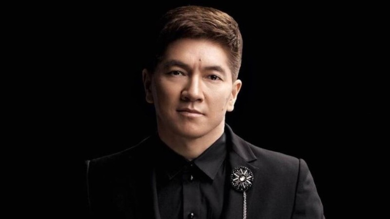 Әнші Сәкен Майғазиев қызметінен кетті