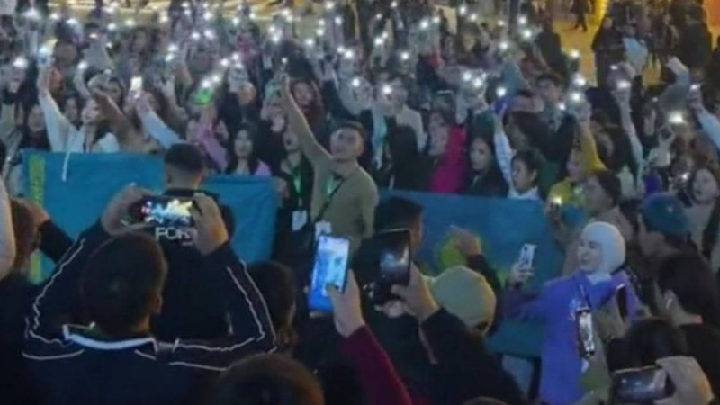 Қазақстандықтар Ташкентте ән салғаны үшін ескерту алды