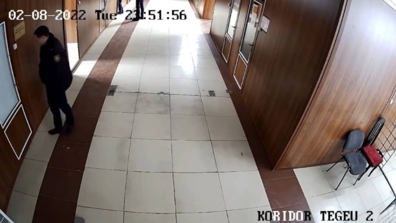 Түркістан облысында полицейлердің жазықсыз адамға қылмысты «мойындатып жатқан» видеосы тарады
