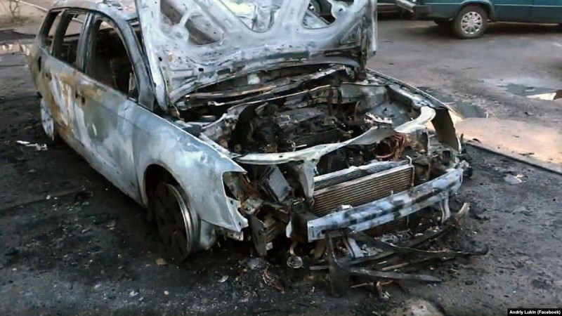 Жаңаөзен белсендісі көлігін белгісіз адамдар өртеп кеткенін хабарлады