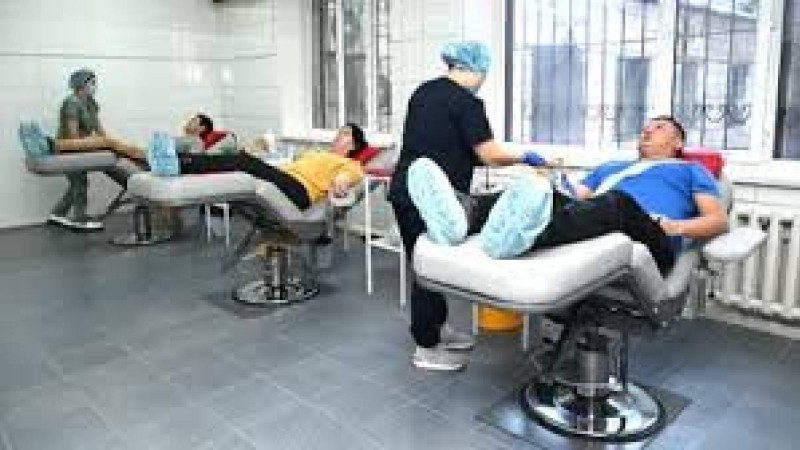 Жетісу облысы тұрғындары Ақтаудағы ұшақ апатынан зардап шеккендерге қан тапсыруда