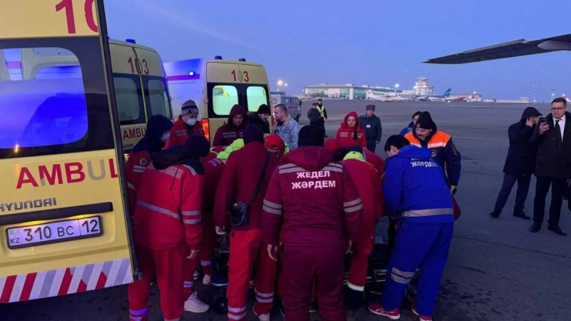 Ақтау жұрты ұшақ апатынан аман қалған ресейліктерді Мәскеуге шығарып салды