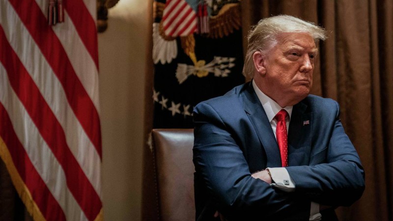 Facebook, Instagram, Twitter, Snapchat, YouTube — бәрі Трампты бұғаттады