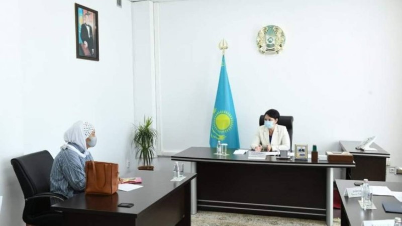 «Әйелше сөйлестік»: Сандуғаш Тұрлыбекова «ханның қызының» қабылдауынан риза болып шықты (ВИДЕО)