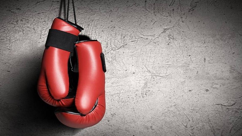 Елеусінов кәсіпқой бокста алғаш рет жеңілді (ВИДЕО)