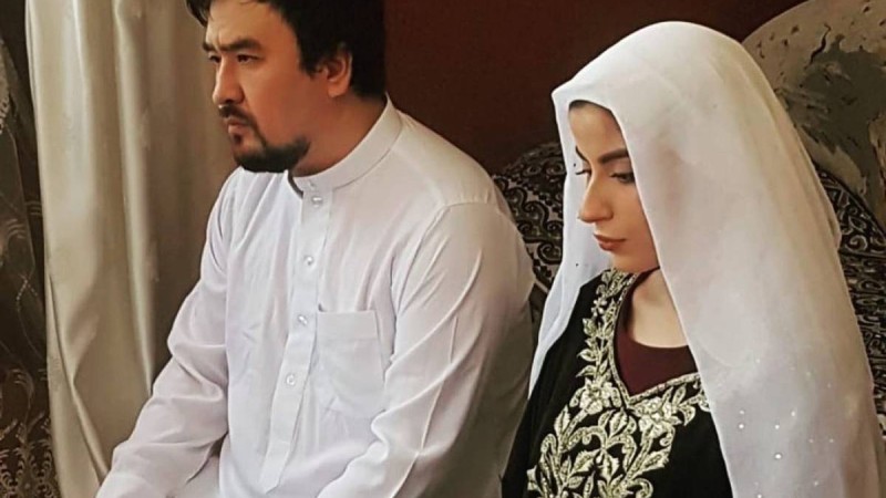 Жігіт көрмеген қыз. Кенталдың өзінен 14 жас кіші әйелі жүкті