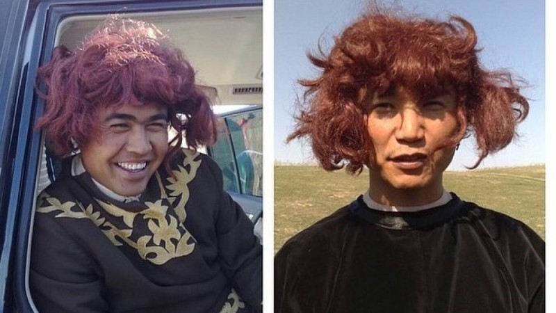 Қыз кейпіндегі "Жігіттер" тобының әншілері желіні жарды (фото)