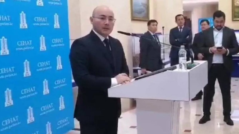 Министр Қуантыров костюмінің бағасын атады