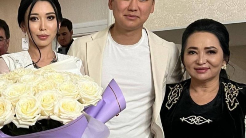 "Келіні кетіп қалыпты" деген сөз ауыр тиді - Гүлзира Айдарбекова ұлының не үшін ажырасқанын айтты