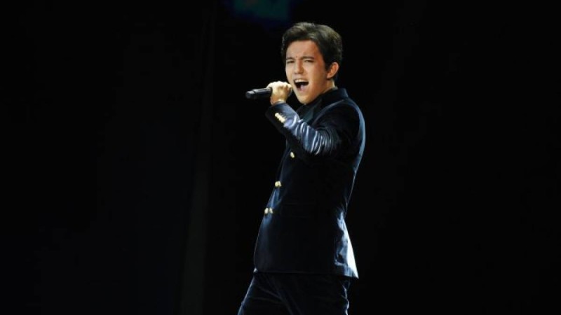 Бір топ жанкүйер Димашты Краснодар әуежайында қарсы алды – видео