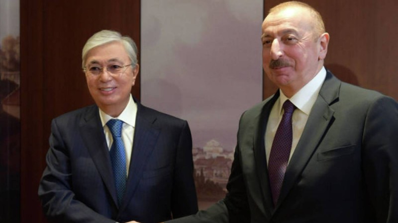 Тоқаев Әзербайжан президентімен кездесті