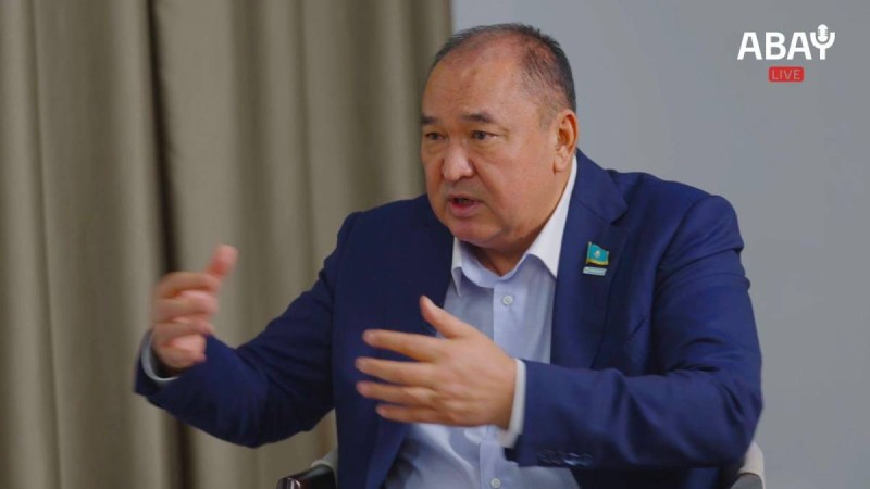 Олигархтардың ұрлаған ақшасын мемлекетке қайтару да үлкен жұмыс – Қайрат Балабиев