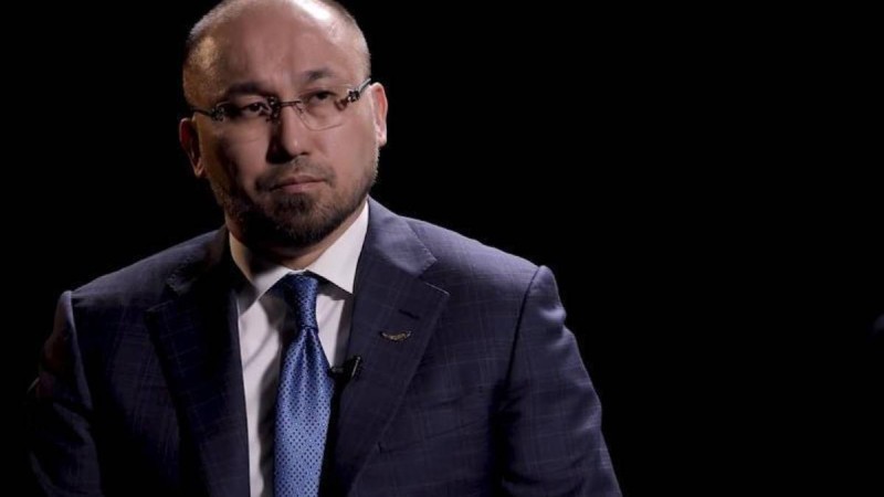 "Үңгірдегі" қазақ тілі? Дәурен Абаев орыс тіліне қатысты 90%-ды қайдан алып отыр