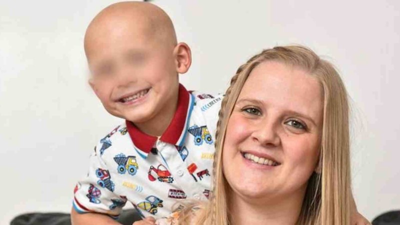 Анасы қатерлі дертке шалдыққан баласының еміне жиналған қаражатты құмар ойынға жұмсап тастады - Қазақстан жаңалықтары