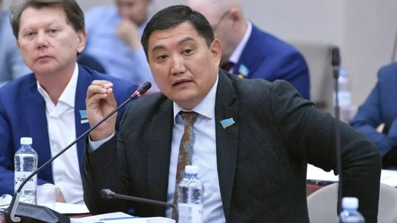 ҚазҰУ-дың жері мемлекетке қағаз жүзінде ғана қайтарылды – Бақытжан Базарбек