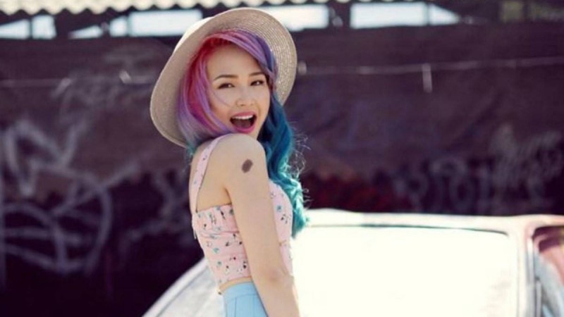 "Күйеуге шығуды өзім де мүлдем ойламаймын": Q-POP бағытындағы жас орындаушы Зируза неліктен тұрмысқа шыққысы келмейді? - Қазақстан жаңалықтары