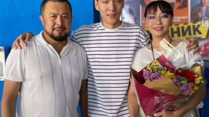 "Папаңа рахмет": Айгүл Иманбаева баласының әкесіне ерекше алғысын білдірді