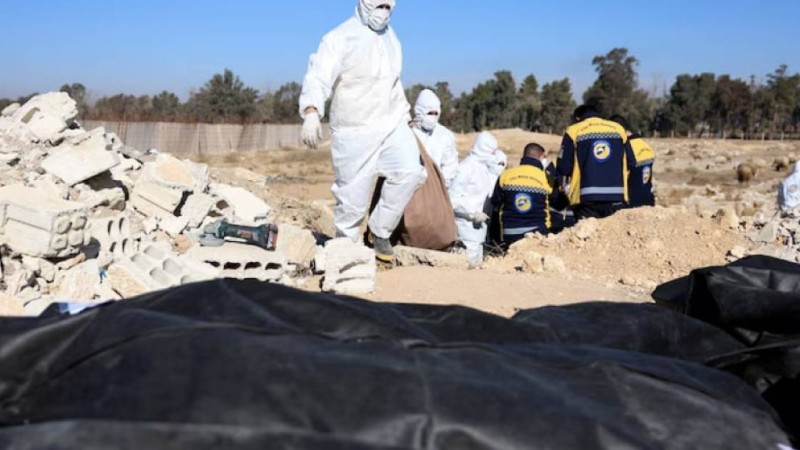 Сириядағы жаппай қабірлерден 100 мыңнан астам адамның денесі табылуы мүмкін