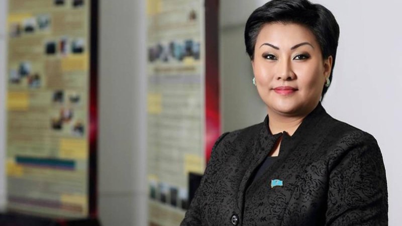 «Назарбаевтың атын Ата заңға енгізу қажет» - депутат Хаменова