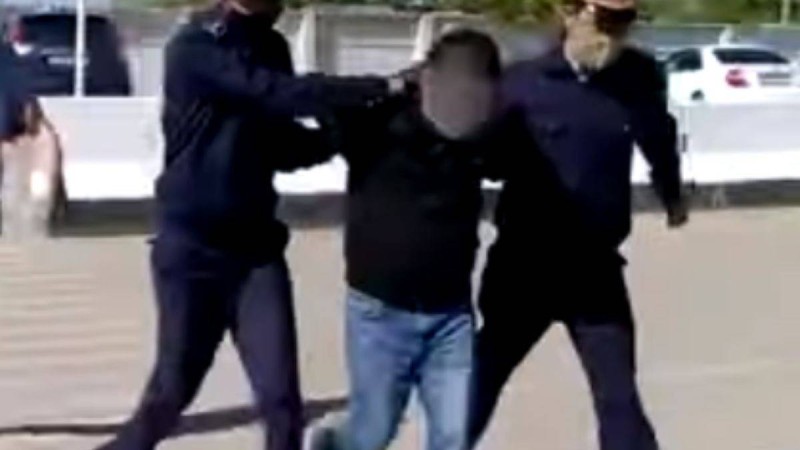 Түркістан облысында үш полиция қызметкерін көлік жүргізушісі қағып кеткен - Қазақстан жаңалықтары