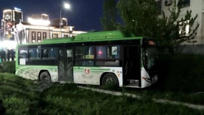 "Шымкентте автобус алты адамды қағып кеткен оқиға": Жүргізуші бес жылға бас бостандығынан айырылды
