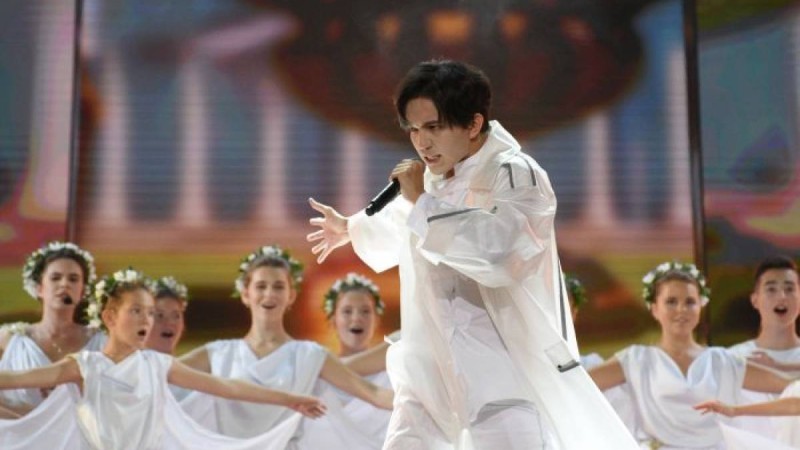 Димаш Лара Фабиан мен Аида Гарифуллинамен ән шырқады