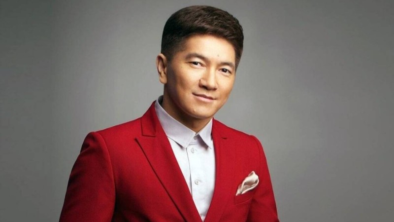 Сәкен Майғазиев Түркістан облысында жол апатына ұшырағанын айтты