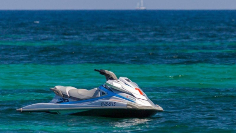 Алакөлде гидроцикл мінген әйел ер азаматты қағып өлтірді (видео)