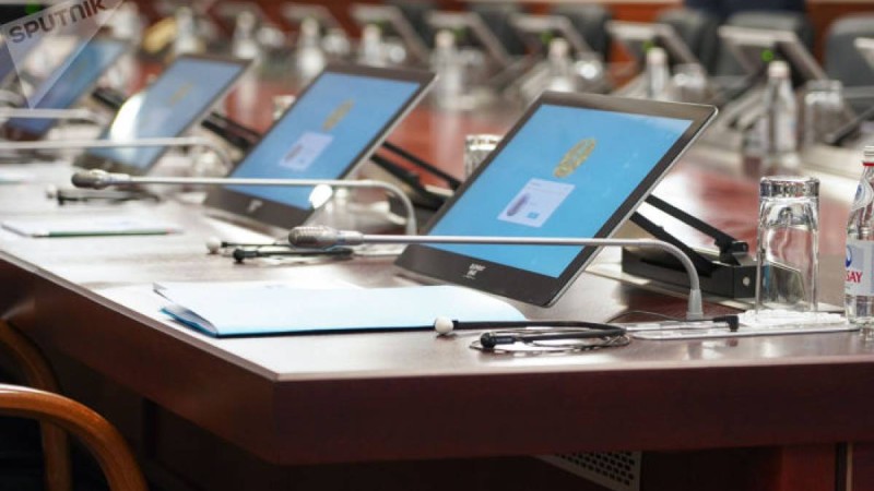 Министрліктерде қанша мемлекеттік қызметші қысқартылады?