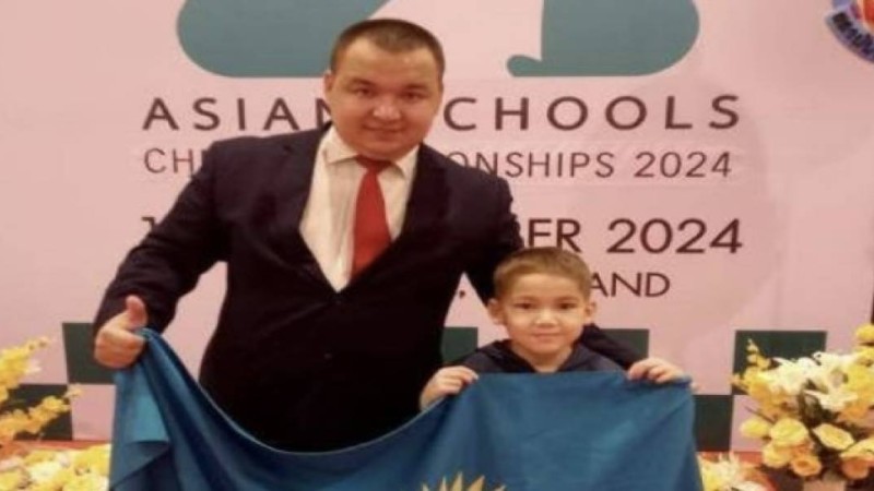 8 жастағы оқушы шахматтан Азия чемпионын жеңіп алды