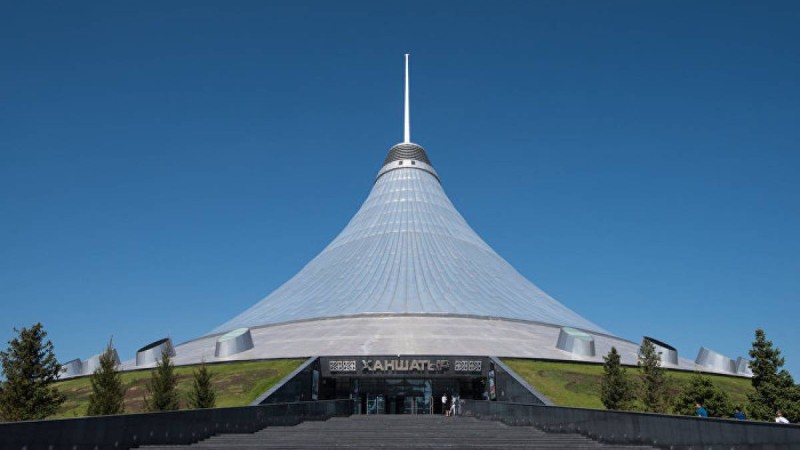 Нұр-Сұлтанда полиция "Хан Шатырды" қоршап алды   