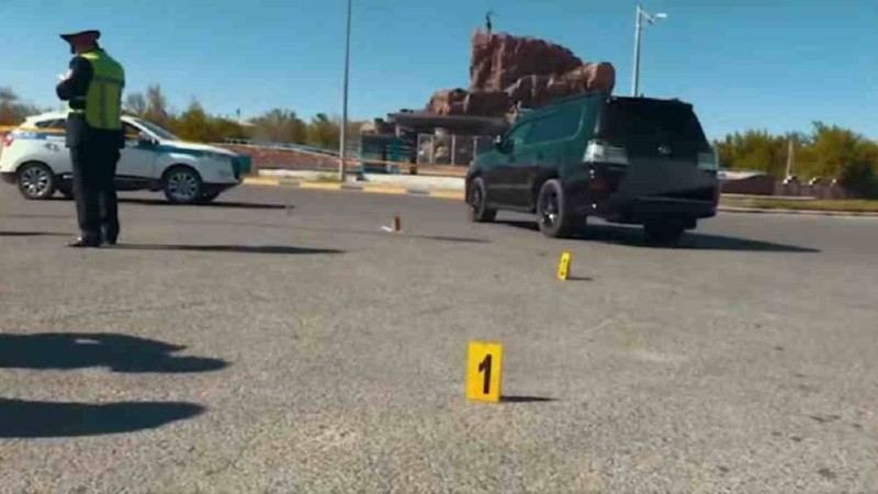 Шымкентте джип жүргізуші полицейді қағып кетті (видео) - Қазақстан жаңалықтары