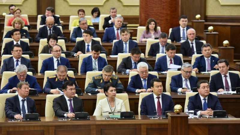 Танымал актер депутаттарға қарсы пікір білдіріп, өткір сынға алды